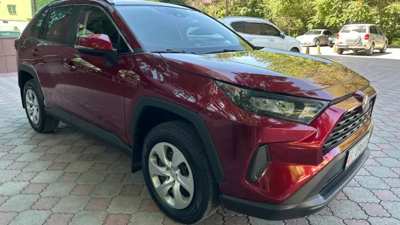Toyota RAV4 2.5L 2020 4WD — 车型实拍
