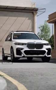 BMW X7 2020 — 商家跨平台同车相册：前侧、正面、车尾、驾驶舱及前排座椅。补充图来自 LUXAR 的 Lalafo X7 专属条目，原分辨率为 1024 像素宽。完整侧面仍待商家提供。